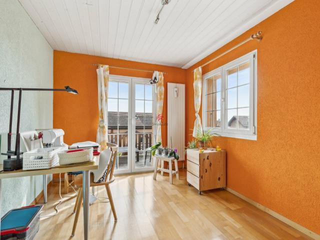 Une vie simple et heureuse à Bassins: villa jumelle de qualité | dreamo. Ch
