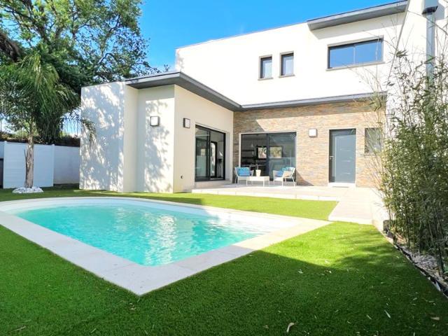 UNE VILLA CONTEMPORAINE, EN 4 FACES, A PERPIGNAN SUD