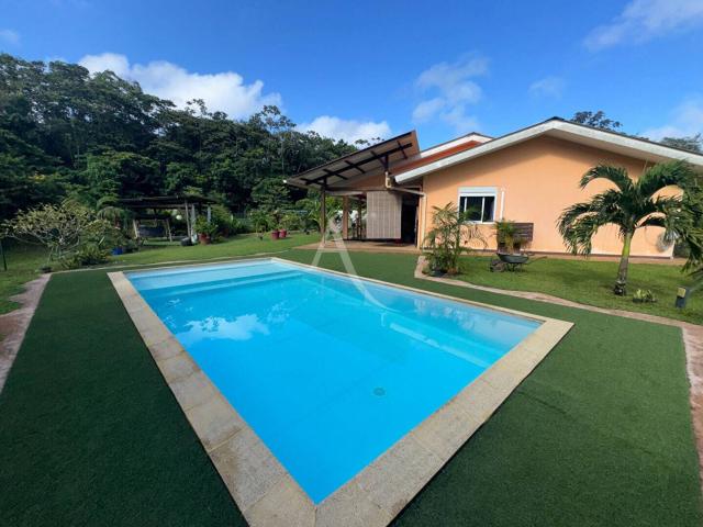 Une villa de type 4 pièces avec piscine sur Matoury