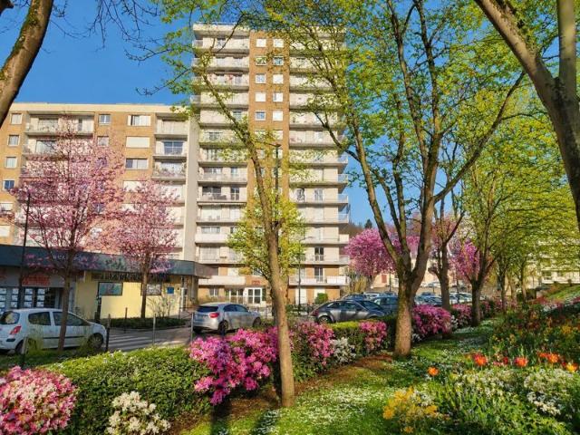 Une vue exceptionnelle pour ce bel appartement de 4 pièces !
