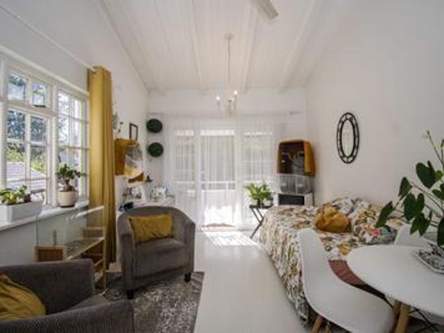 unfurnished 1 bedroom apartment in q.