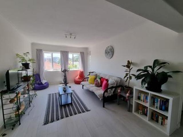 unfurnished 2 bed, 1 bath flat woodstock