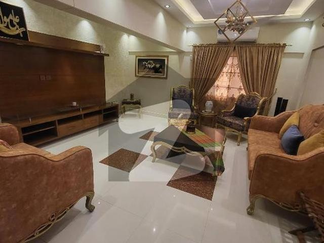 Unfurnished full floor apartment for rent 3rd floor family building dha phase 5 badar commerical DHA Phase 5