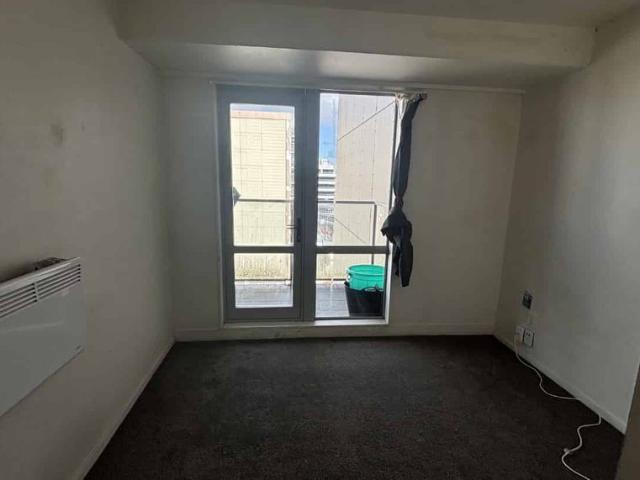 Unfurnished Studio Apartment Water included