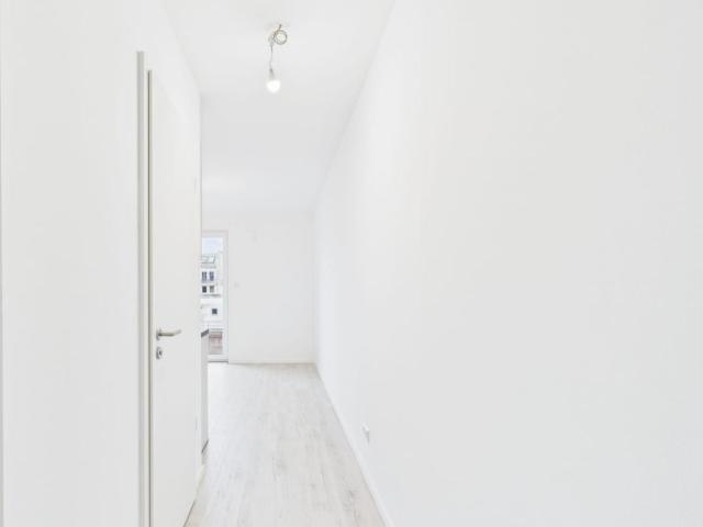 Unfurnished studio in Lichtenberg