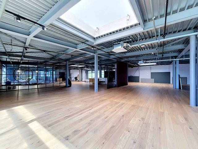 Ungefähr 765 m² zur Gründung Ihres zukünftigen Unternehmens – Industrial 11