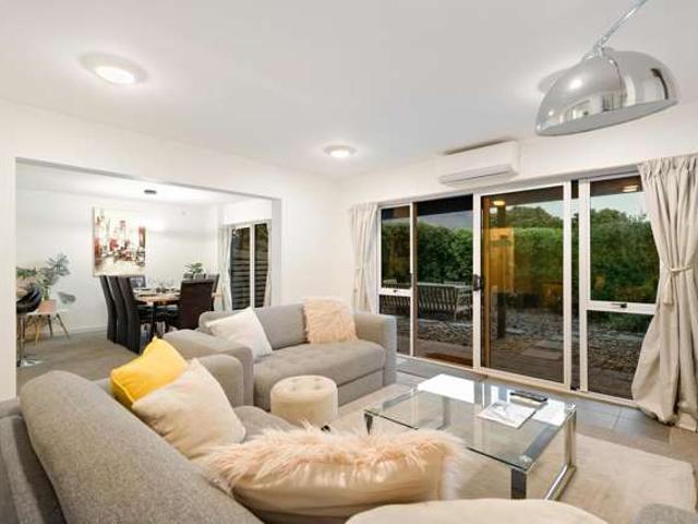 Unit A/37 39 Hallenstein Street, Queenstown
