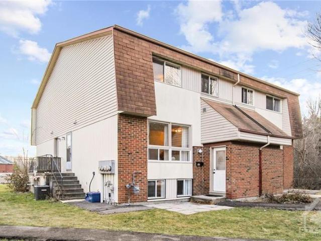 Unit A 22 FORESTER Crescent