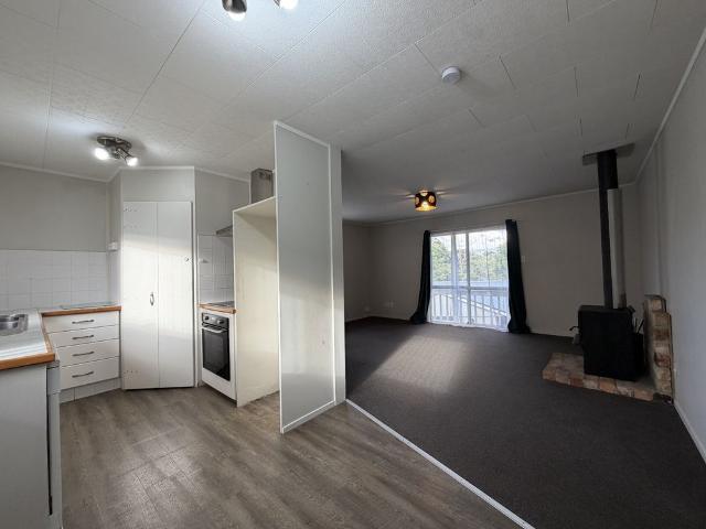 Unit a, 8 Lorena Place, West Harbour, Auckland