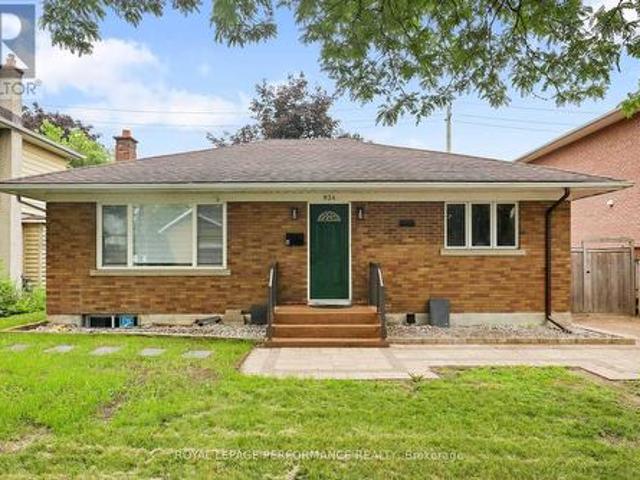 Unit B Basement 934 Smyth Road, Ottawa, ON, K1G 1P6 house for lease | Listing ID X13518 | Royal LePage