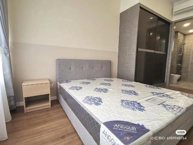 Unit Come with WIFI 2 parking Fully Furnished Student Welcome