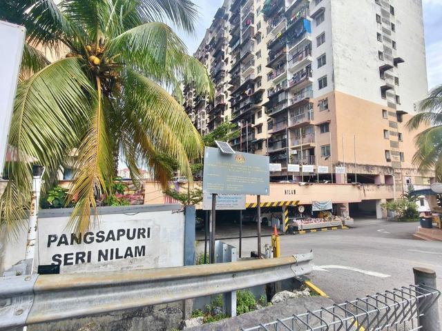 UNIT DEKAT LIFT Pangsapuri Seri Nilam Ampang BALKONI FACING OPEN