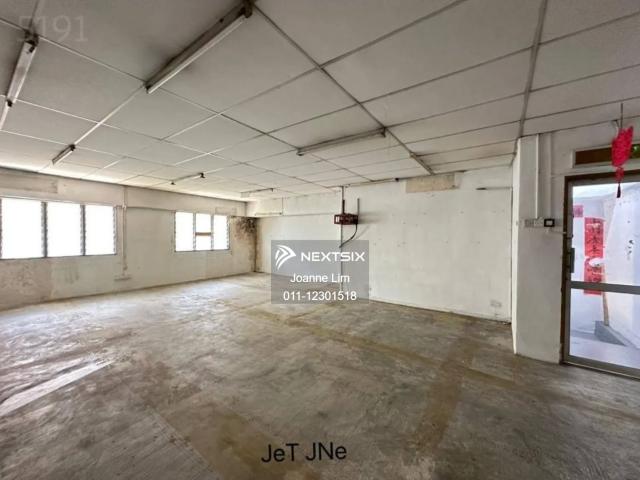 Unit Details: 980sqft 3Room 2Bathroom 1Cover Car Park Fully Furnished Monthly Rental Rm2300 Min 1 Years Contract High Floor KL View Ready Move In Condition
