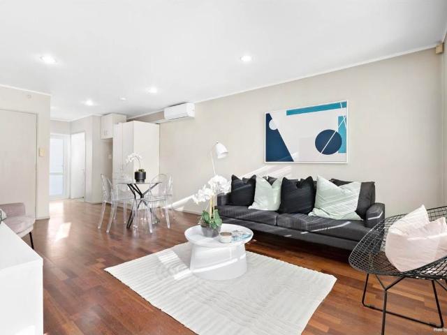 Unit for Rent 2 Bedroom Apartment in the Heart of Otahuhu!