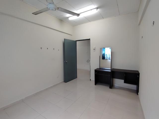 UNIT HUJUNG Rumah Pangsa Tmn Ayer Keroh Heights Ayer Keroh Melaka
