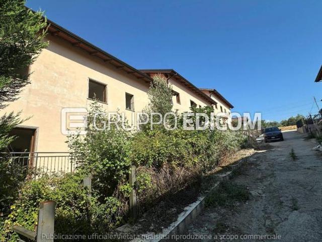 Unit in corso di costruzione di 3010 mq in vendita a Cerisano Rif. 4552999