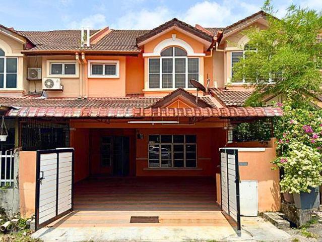 UNIT REFURBISHED CANTIK MENGHADAP PADANG Taman Pelangi Semenyih