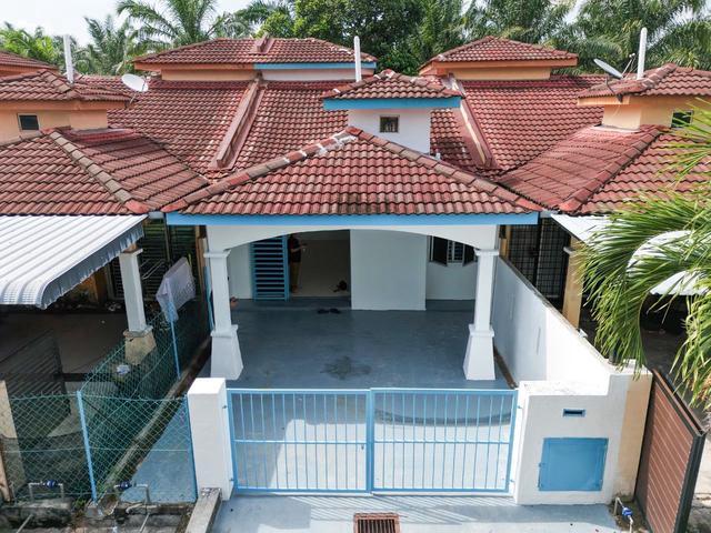 Unit Refurbished Rumah Teres Setingkat Taman Langat Utama Sepang