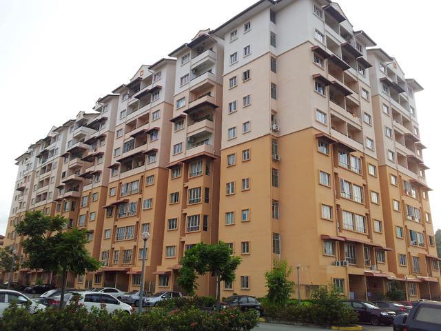 Unit Sebelah Lift Level 4 Blok MB Pangsapuri Delima Intan Juru