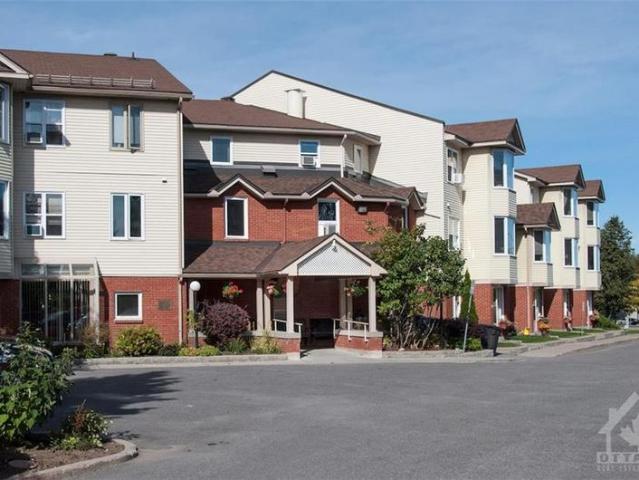 Unit 135 848 SEYTON Drive