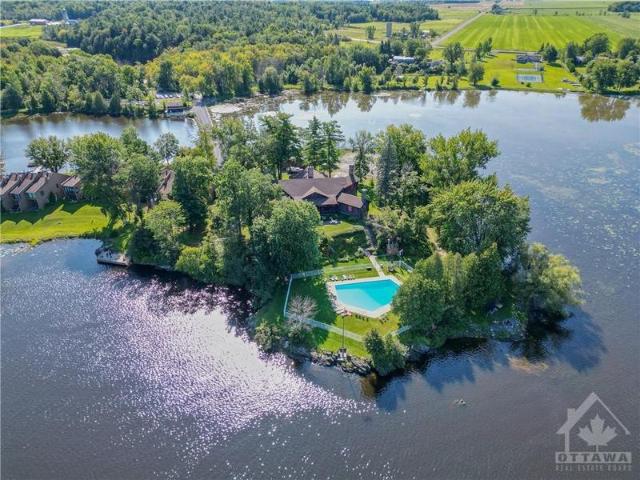 Unit 1 2890 PRESQU'ILE Road