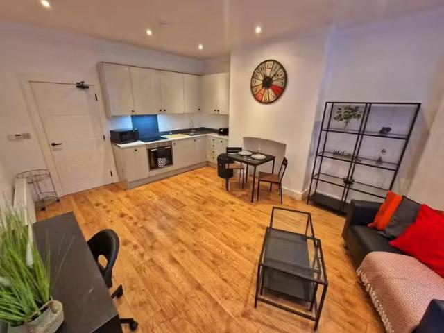 Unit 1, 4 Wolseley St