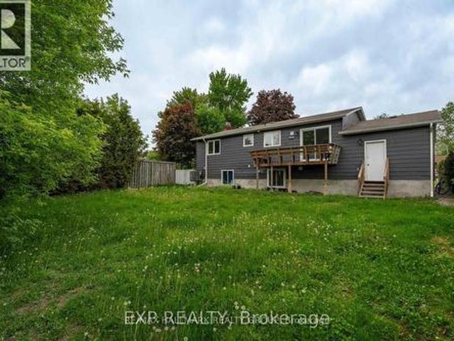 Unit 1 And 2 990 St Jacques St Street N, Clarence Rockland, ON, K4K 1C1 house for lease | Listing ID X13631 | Royal LePage