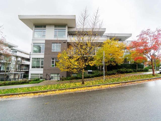 Unit 201 26 ROYAL AVENUE E
