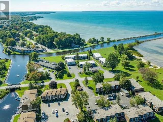 Unit 2 3 Paradise Boulevard W, Ramara, ON, L0K 1B0 townhouse for sale | Listing ID S12265 | Royal LePage