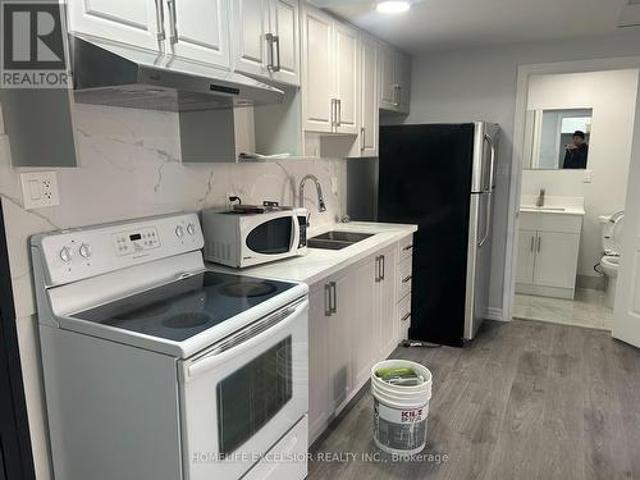Unit 3 Simcoe Street S, Oshawa, ON, L1H 1A9 house for lease | Listing ID E13655 | Royal LePage