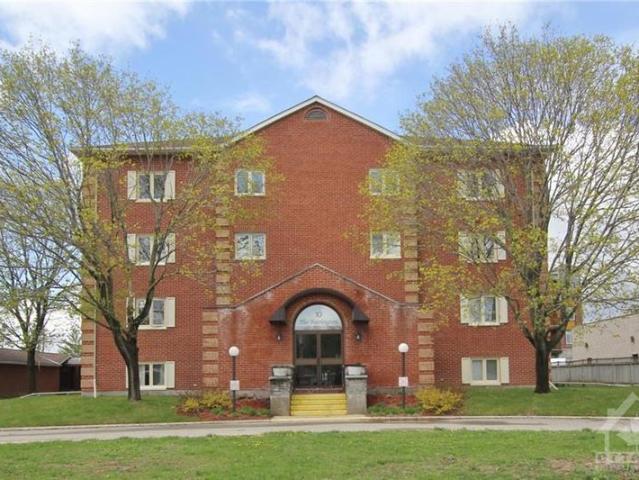 Unit 402 10 ARMSTRONG Drive