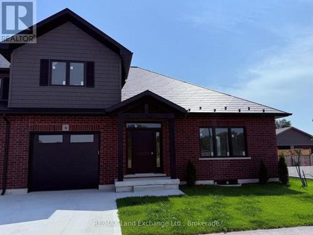 Unit 4 8 Golf Links Road, Kincardine, ON, N2Z 0G1 house for sale | Listing ID X12955 | Royal LePage