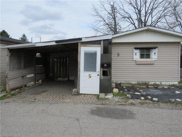 Unit 5 3902 Dundas Street