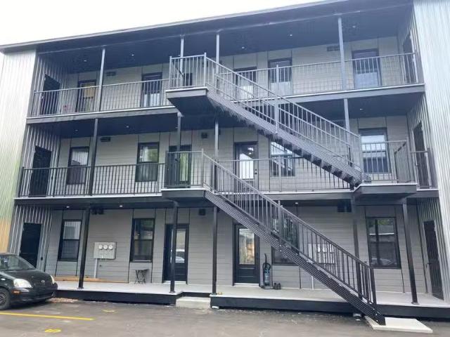 Unit 648 636 654 Laurier