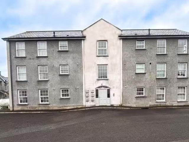 Unit 6, Riverside Manor
