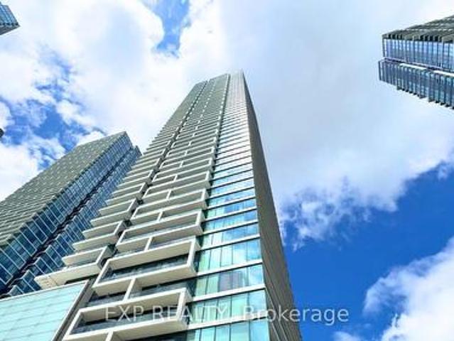 Unit 811 950 Portage Parkway, Vaughan, ON, L4K 0J7 condo for sale | Listing ID N12314 | Royal LePage