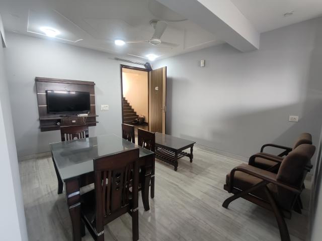 Unitech Ivory Towers 2 Bedroom 120 Sq. Yd. Builder Floor in Sector 40 Gurgaon Listing ID: #10002