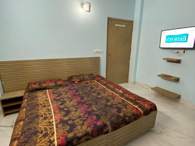 Unitech Palms 1 RK 220 Sq. Ft. Builder Floor in South City 1 Gurgaon Listing ID: #9887