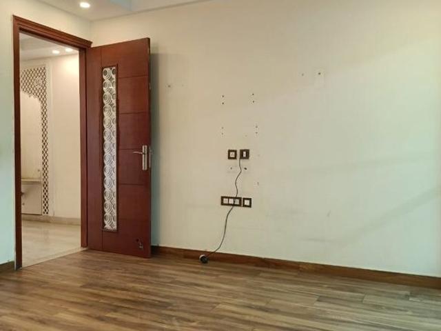 Unitech Singleton Floors South City 3 Bedroom 240 Sq. Ft. Builder Floor in Sector 50 Gurgaon Listing ID: #10400