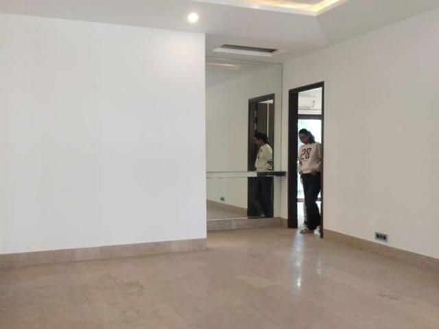 Unitech South City 1 3 Bedroom 2099 Sq. Ft. Apartment in South City 1 Gurgaon Listing ID: #10166