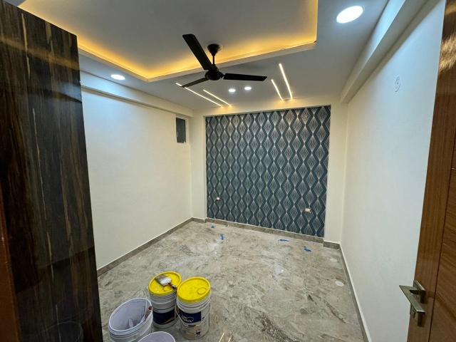 Universal Homes 3.5 Bedroom 1680 Sq. Ft. Builder Floor in Sector 107 Noida Listing ID: #9878