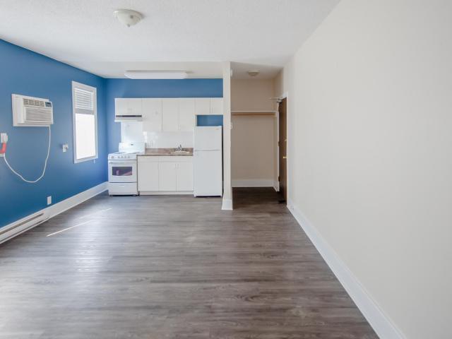 University Manor I & II Studio Suite Type A Apartment for Rent