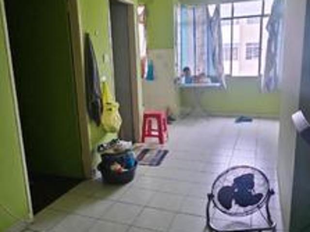 University apartment 1 cheap sale menggatal one b