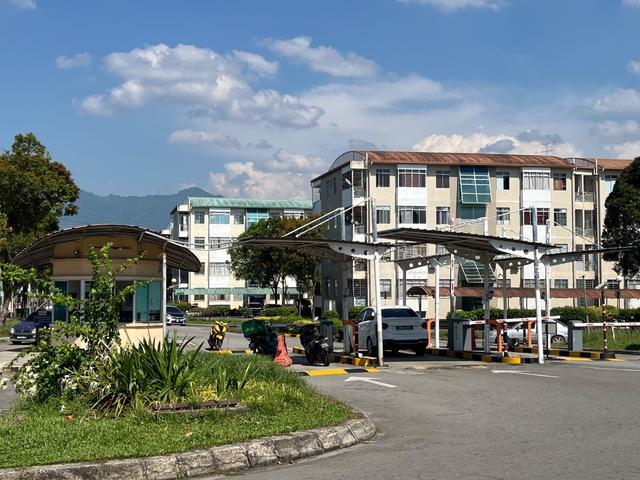 University Apartment 1 l Tingkat 1