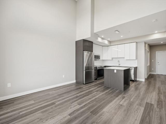 University Heights 3 Bedroom Apartment for Rent at 11450 80 Ave Nw, Edmonton, AB T6G 2X3 McKernan