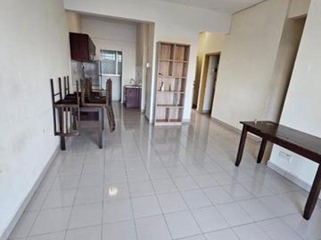 University Place Plaza Ivory 900sf Renovated Fully Furnished 1Carpk