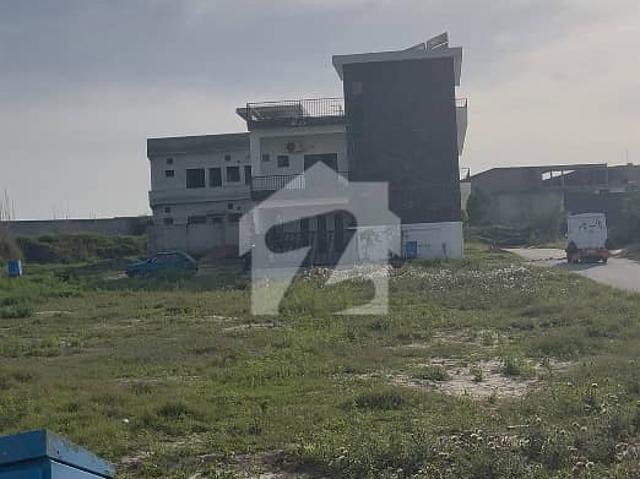 University Town Block A 35*65 Cornar Plot For Sale 50% Land Cleared Plot For Sale