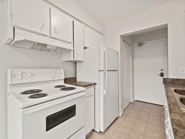 University Tower Apartments 2 Bedroom Apartment for Rent at 2255 University Ave W, Windsor, ON N9B 1E6 University