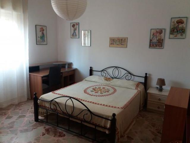 Universit Civico luminosa singola con letto matrimoniale