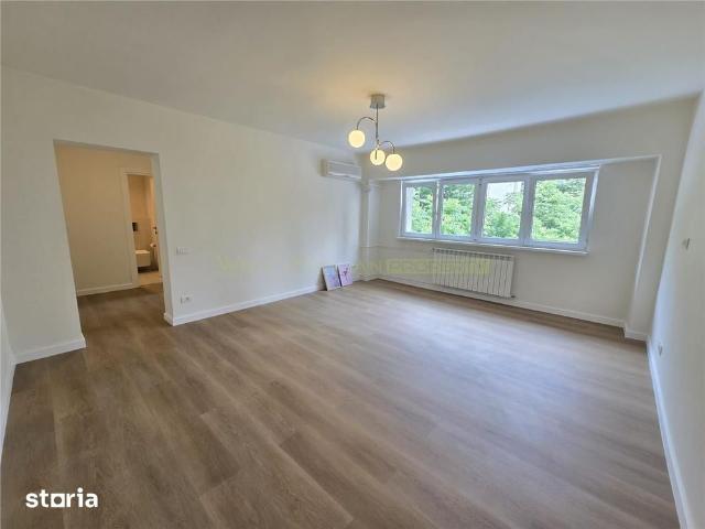Universitate, apartament 3 camere metrou